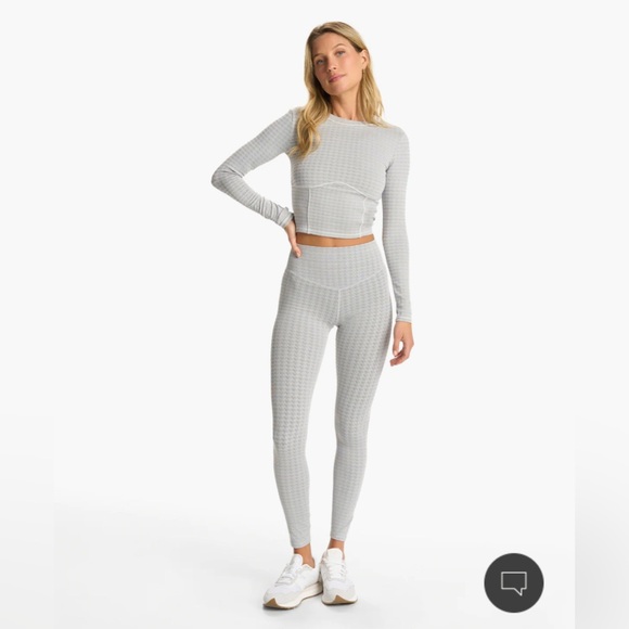 Vuori | Textured Chilled Out Legging | Houndstooth - Picture 5 of 16